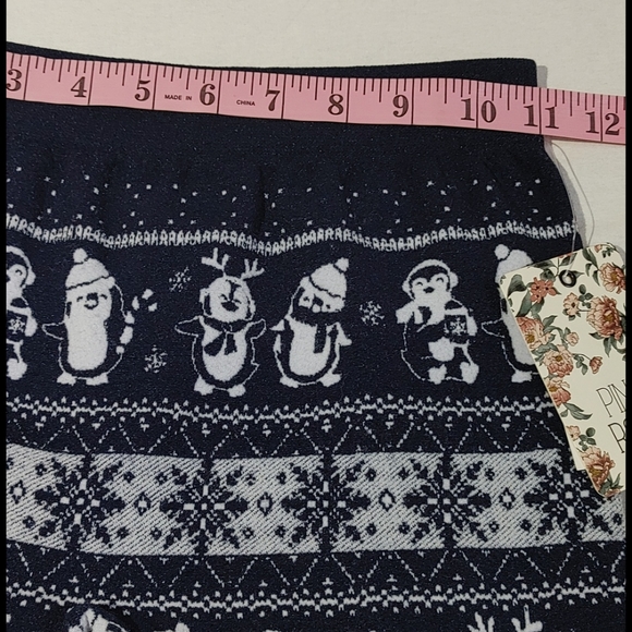 Pink Rose Penguin Fleece Leggings - Picture 5 of 10